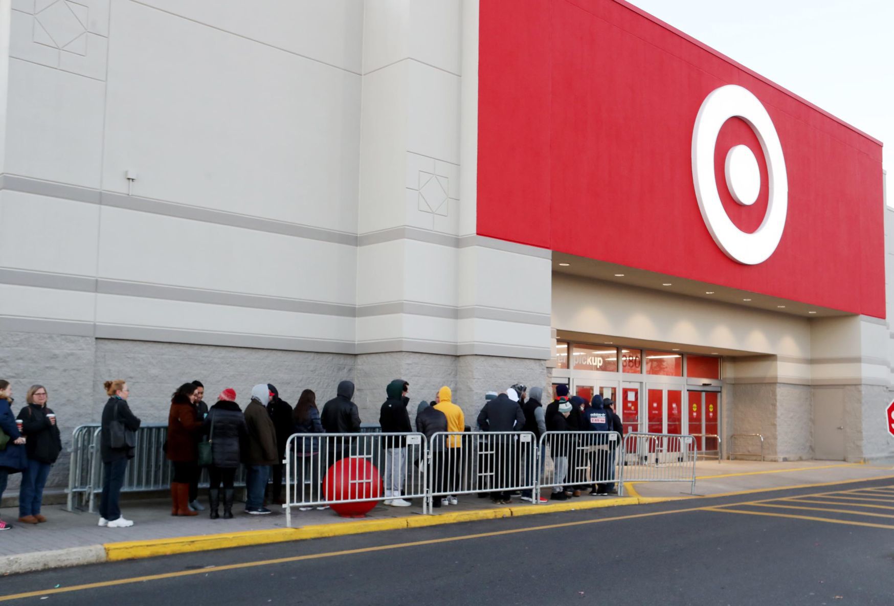 112418_nws_blackfriday